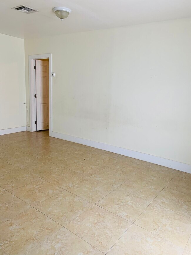 Living room - 3526 NW 16th Ter