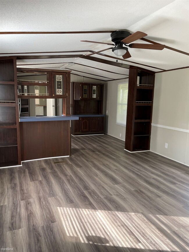 Building Photo - 3 br, 2 bath Mobile Home - 718 Reedy O Smi...
