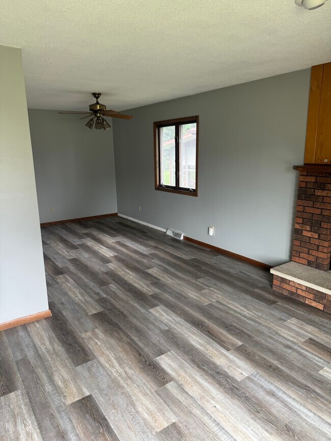 Foto del edificio - 2214 Green Bay St