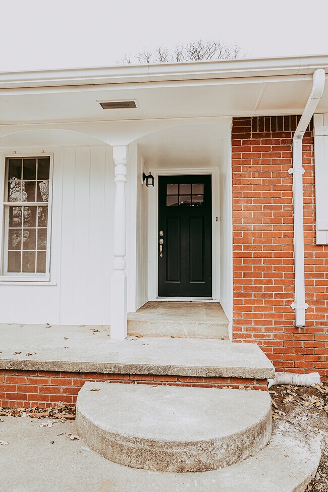 Front Porch - 5331 Indian Hill Rd
