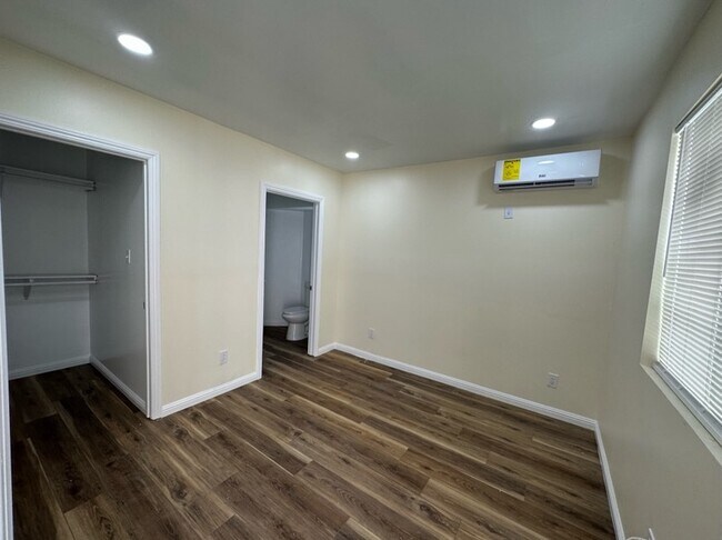 Bedroom - 1717 W 64th St