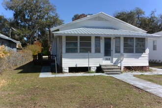 Building Photo - 312 S Pine St