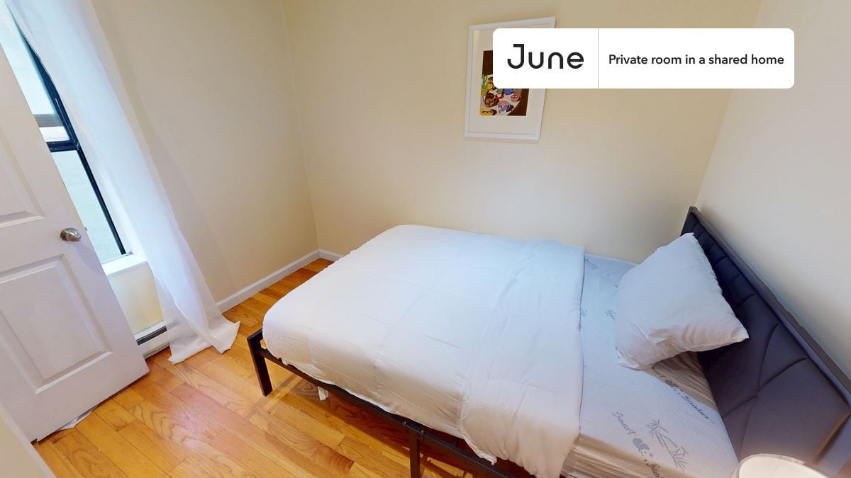 Primary Photo - Private bedroom in 4 bed/1 bath Home