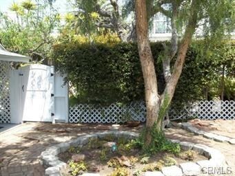 Building Photo - 256 Center St