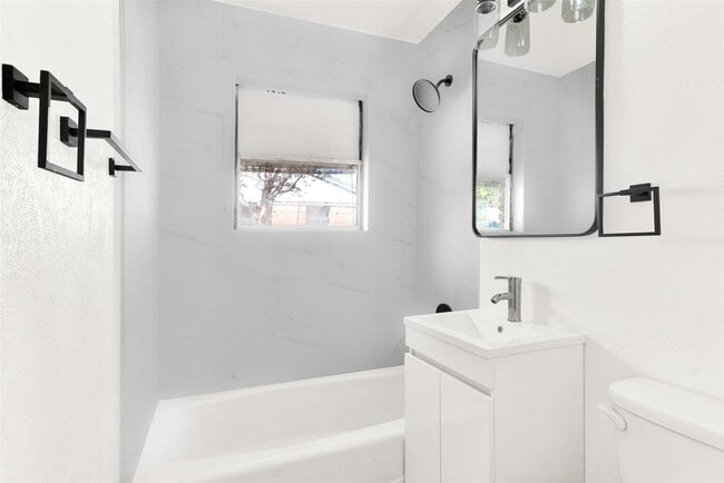 Building Photo - 9724 Windburn Dr