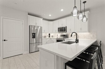 Building Photo - 6804 Westview Dr