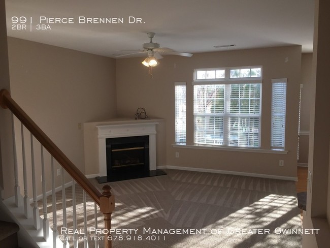 Building Photo - Beautiful Town Home is a fantastic location