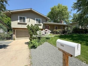 Building Photo - 1060 Ithaca Dr