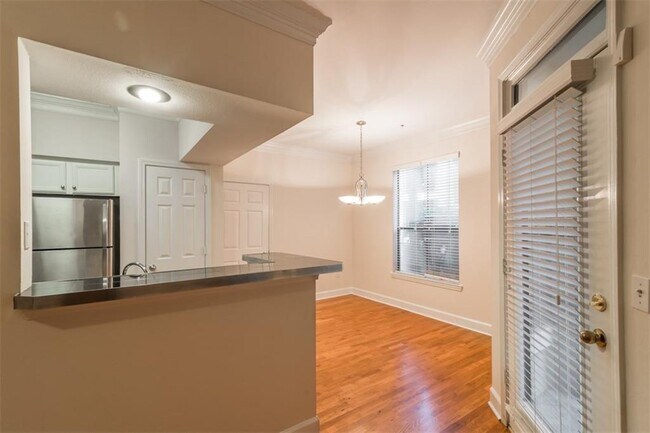 Building Photo - 3777 Peachtree Rd NE