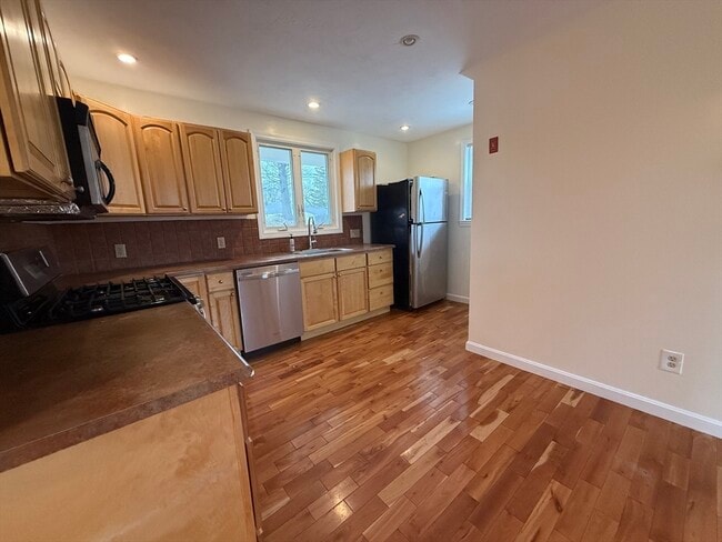 Foto del edificio - 26 Old Faith Rd