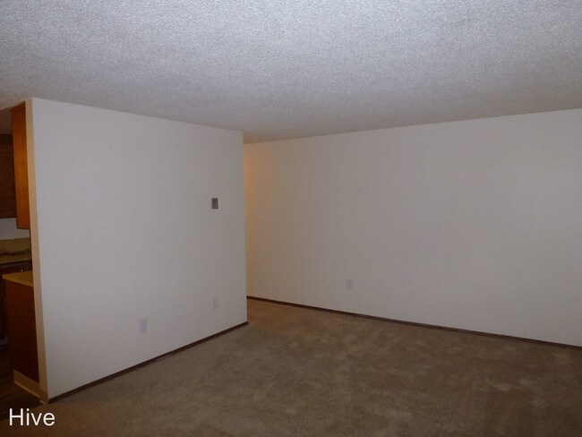 Building Photo - 407 N 87th St