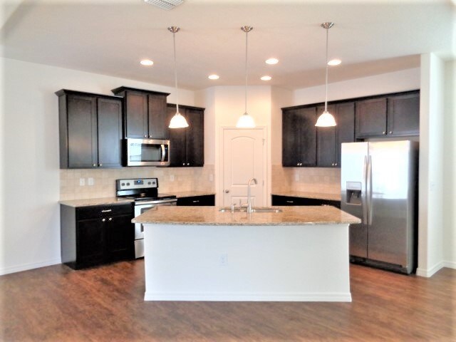 Foto del edificio - 11850 Thicket Wood Dr