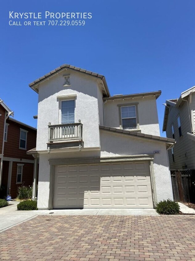 Primary Photo - Beautiful bi-level Hiddenbrooke gem! Golf ...