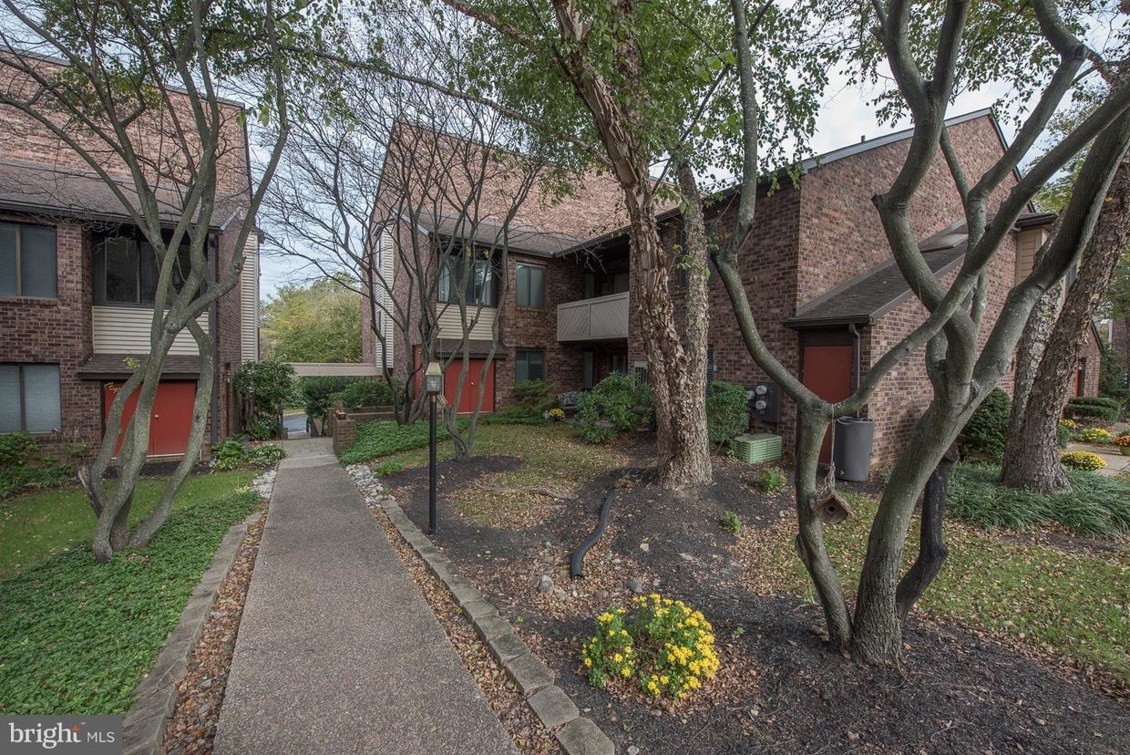 1208 Mountainview Dr, Chesterbrook, PA 19087 Room for Rent in