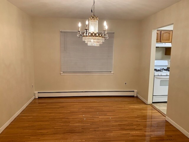 dining room - 102 Hyatt Ave