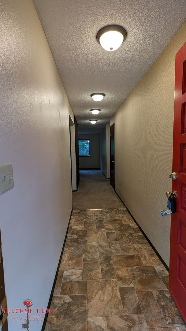 Building Photo - 4 bedroom rambler with private lake access!
