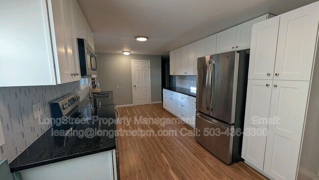 Foto del edificio - 2975 NW Stewart St