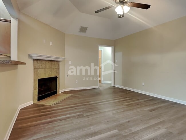 Building Photo - 10062 Mill Hill Ave