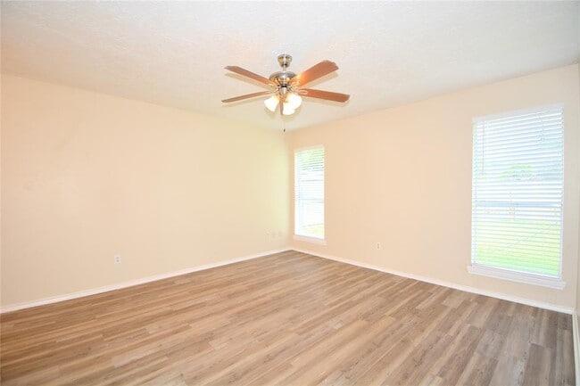 Foto del edificio - 2511 Barrington Pl Dr