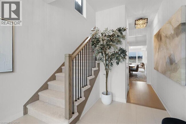 Building Photo - 628 Windwood Dr
