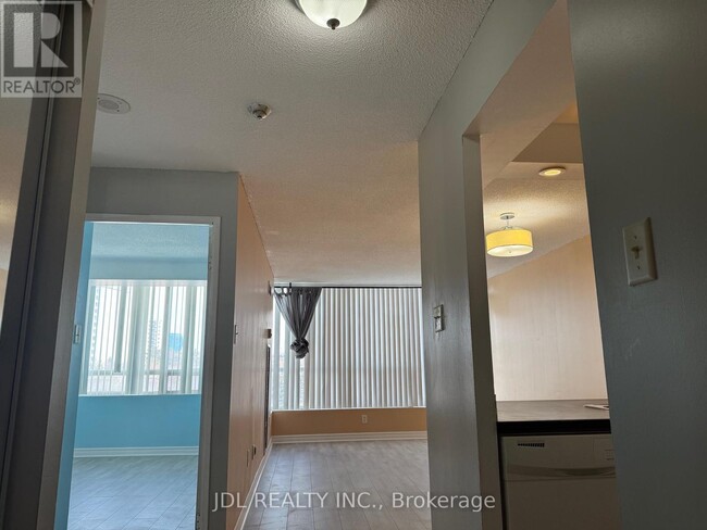 Photo du bâtiment - 3050 Ellesmere Rd