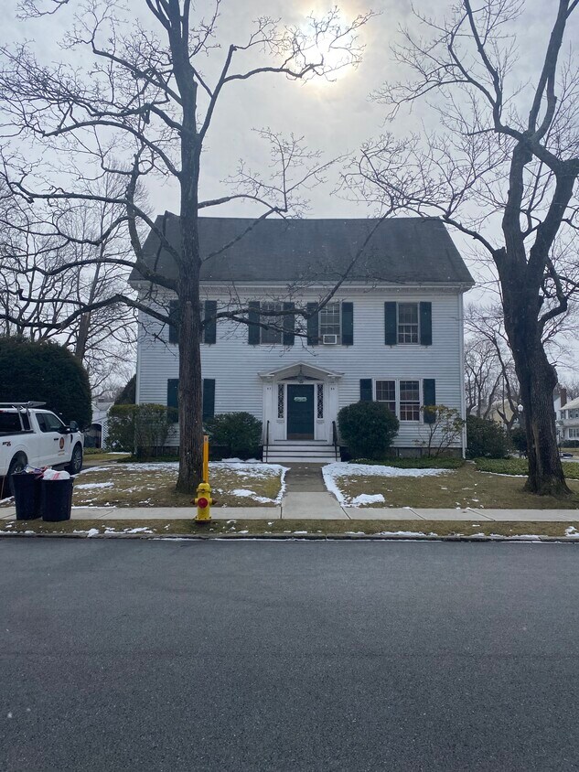 35 Balmoral St Unit 35, Andover, MA 01810 Condo for Rent in Andover