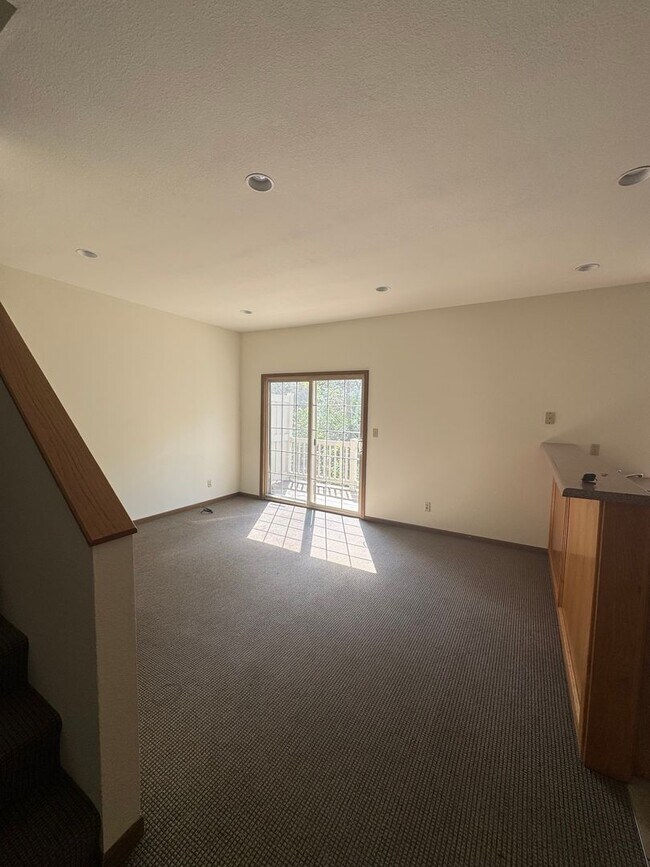 Foto del edificio - 4 bed, 2.5 bath, Condo with Amenities