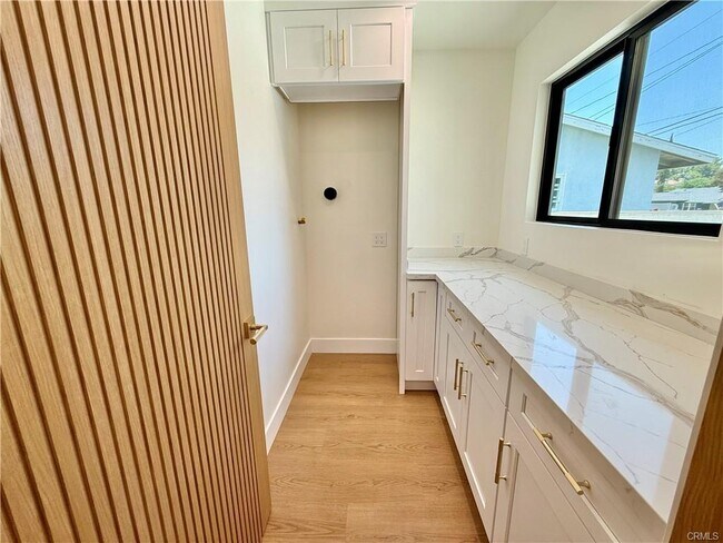Foto del edificio - 22130 Gault St