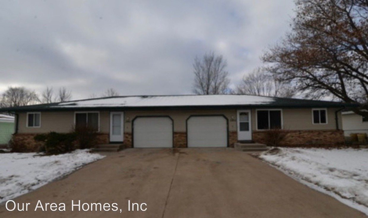 3 br, 1 bath House 3905 9th Ln House Rental in Anoka, MN