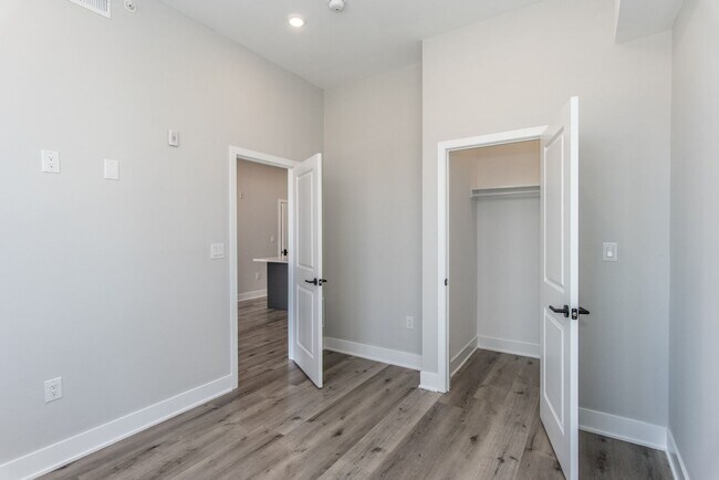 Foto del edificio - 2710 Ridge Ave