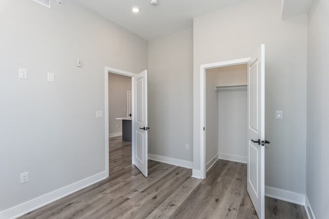 Building Photo - 2710 Ridge Ave