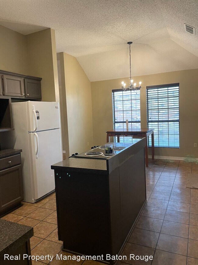 Building Photo - 3 br, 2 bath House - 17838 Sugar Mill Ave