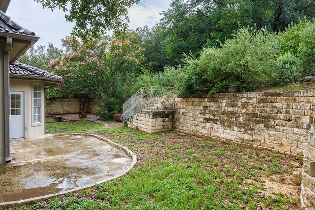Building Photo - 1604 Lakeway Blvd