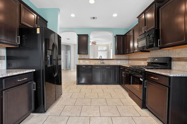 Building Photo - Spacious 3BR w/ Appliances Included + Resort-Style Community Amenities