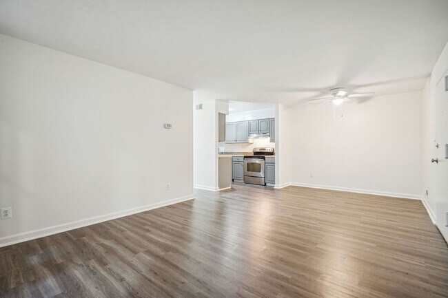 Foto del edificio - 5900 Prince George Dr