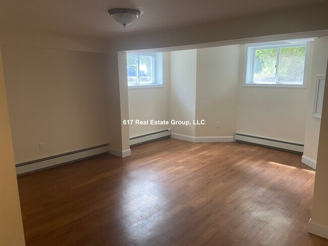 Building Photo - 381 Harvard St