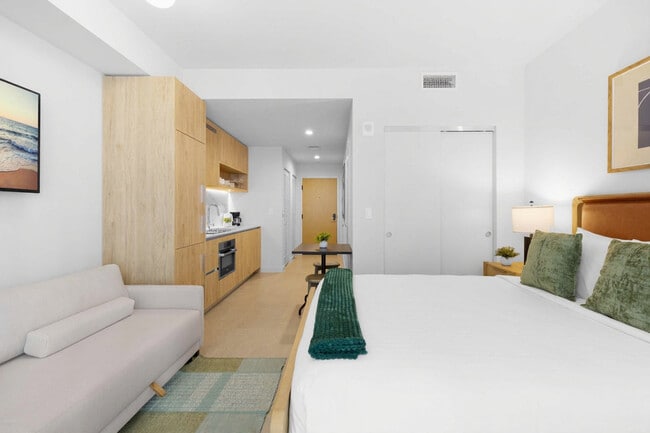 Building Photo - 11 NE 6th St