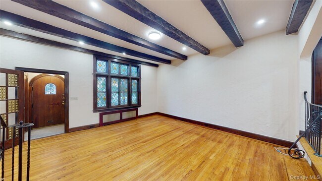 Foto del edificio - 90-09 68th Ave