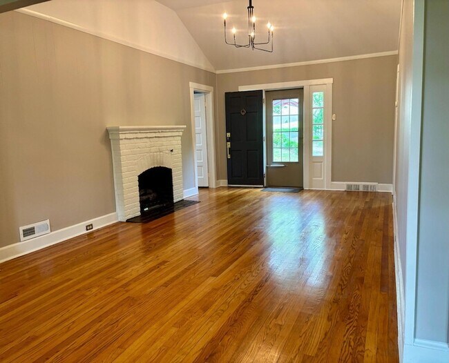 Foto del edificio - 155 Ridgeway Cir