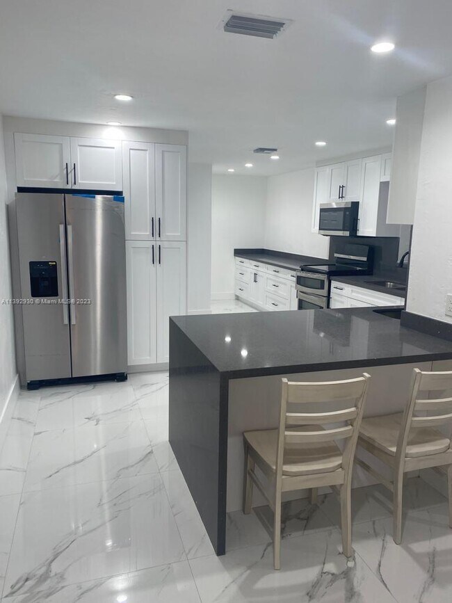 Building Photo - 10213 SW 51st St