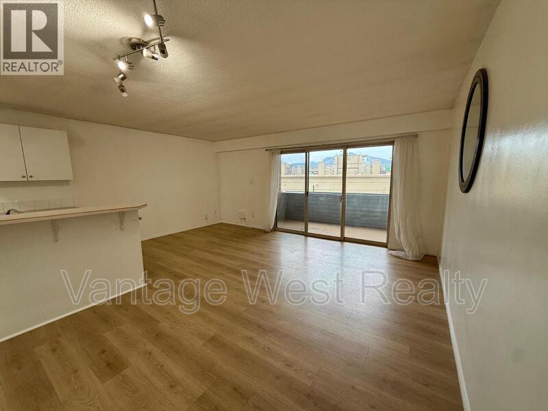 Photo principale - 1761-1761 Pandosy St