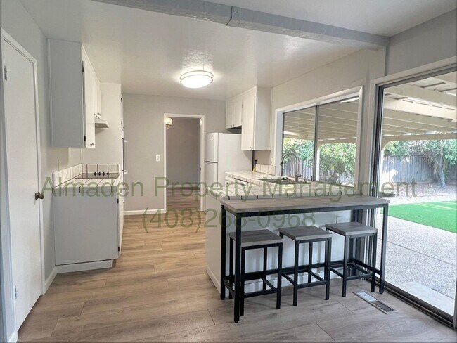 Foto del edificio - 1278 Oakglen Way