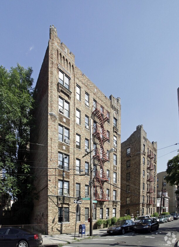 Foto del edificio - 3764 Bronx Blvd