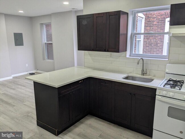 Foto del edificio - 178 W Hanover St