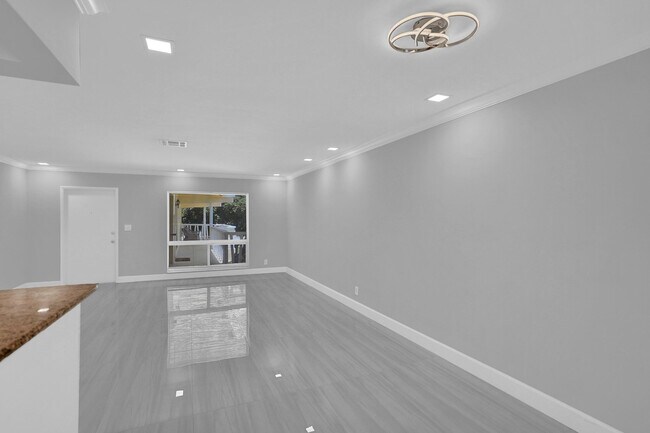 Foto del edificio - 2755 NE 28th Ave