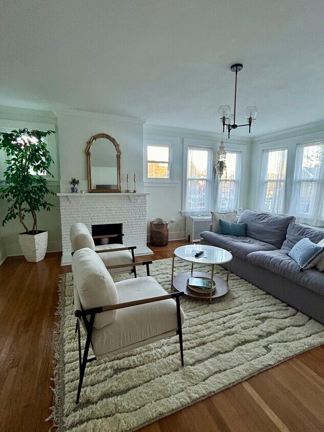 Primary Photo - 2921 Shady Ave