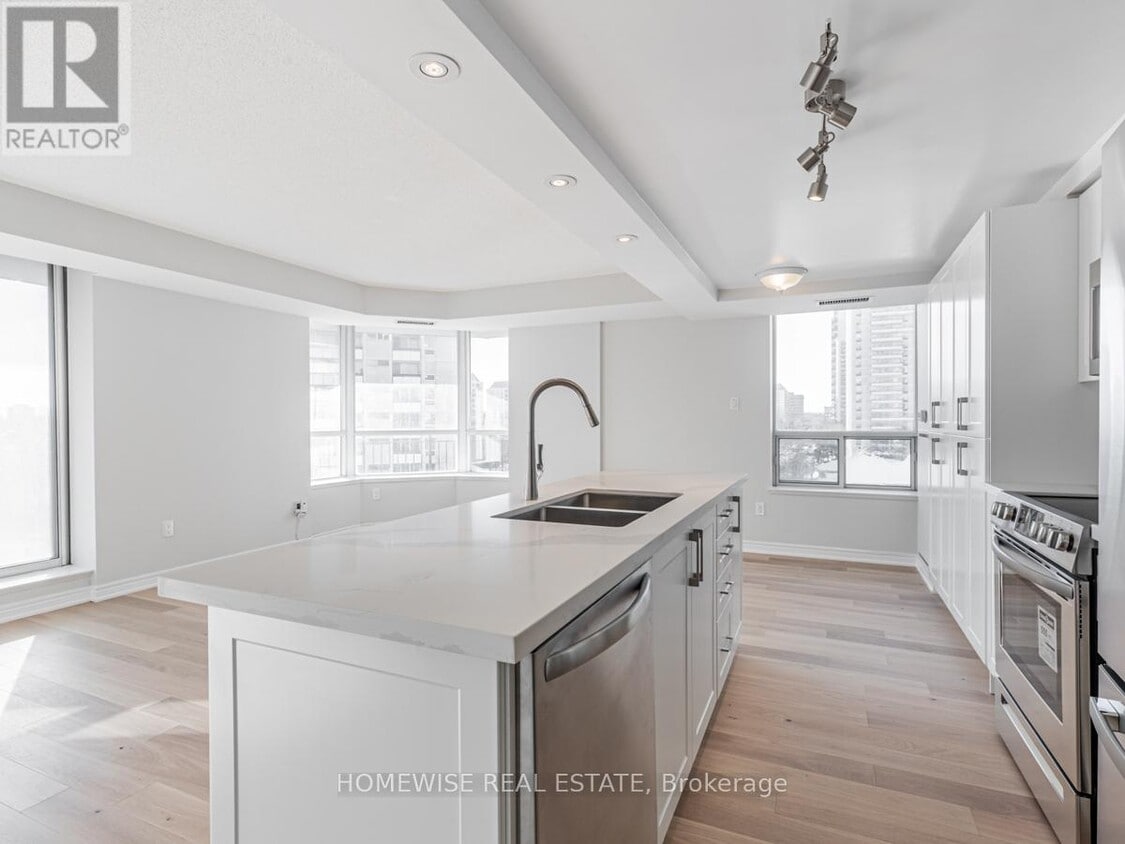 Photo principale - 300-300 Balliol St