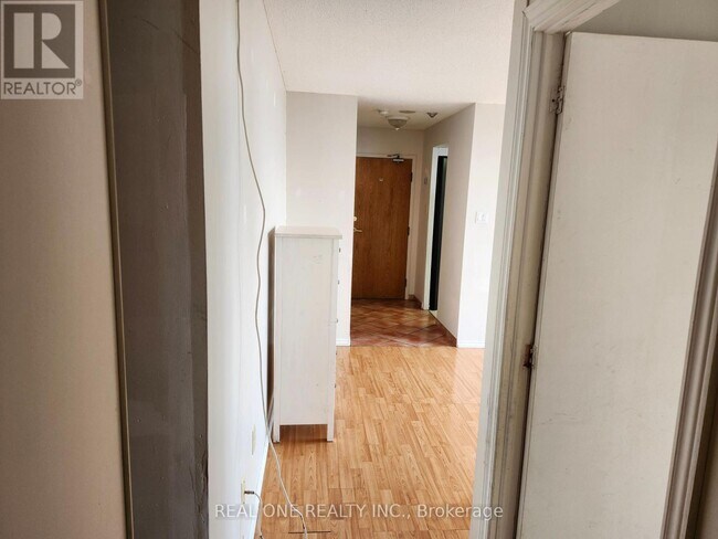 Building Photo - 300-1300 Webb Dr