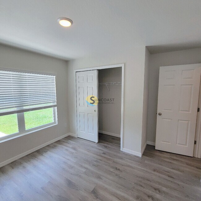 Building Photo - Adorable  2Bd/2Ba Unit in Port Charlotte!