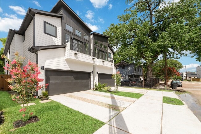 Building Photo - 2109 Holman St